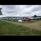Kein riesiger Campingplatz, sondern Besucher einer Veranstaltung in der Ferropolis